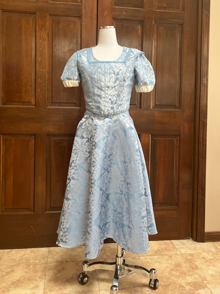 Alice/Belle Town Cosplay